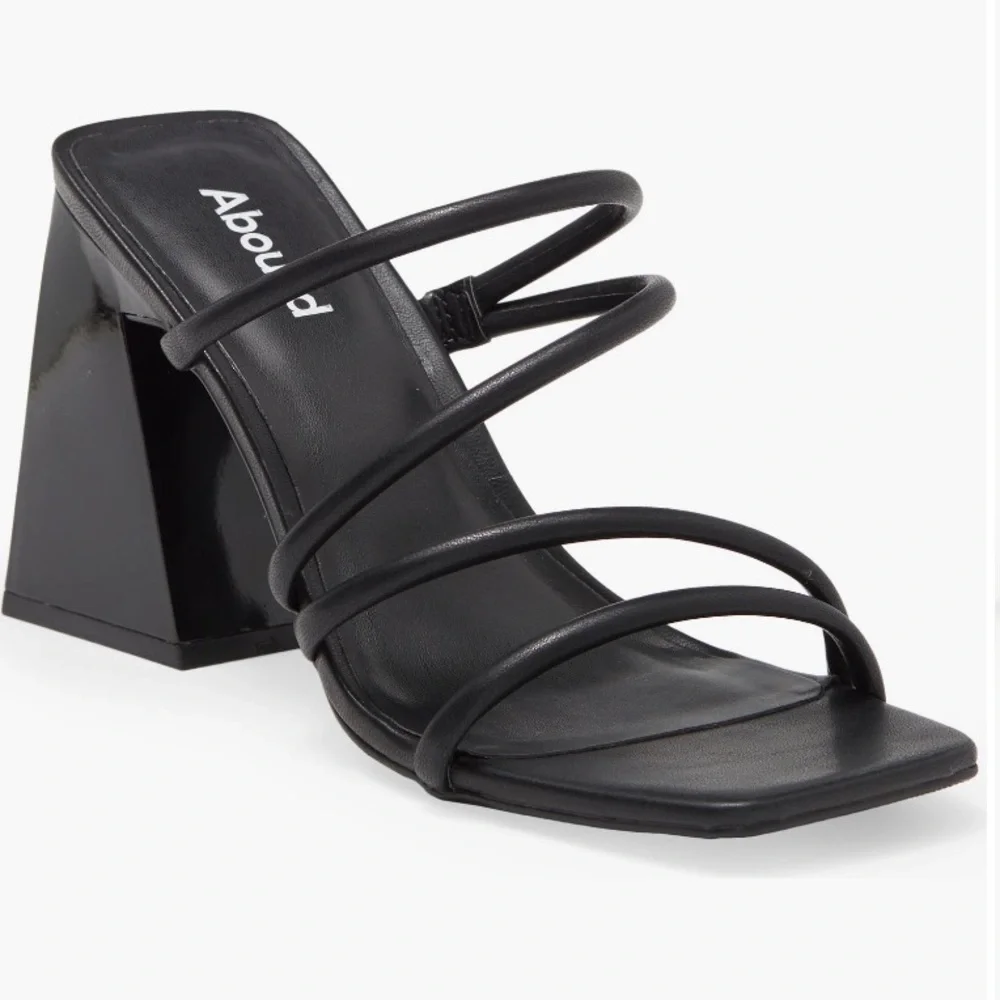 Abound Austyn Strappy sandal black size 8.5